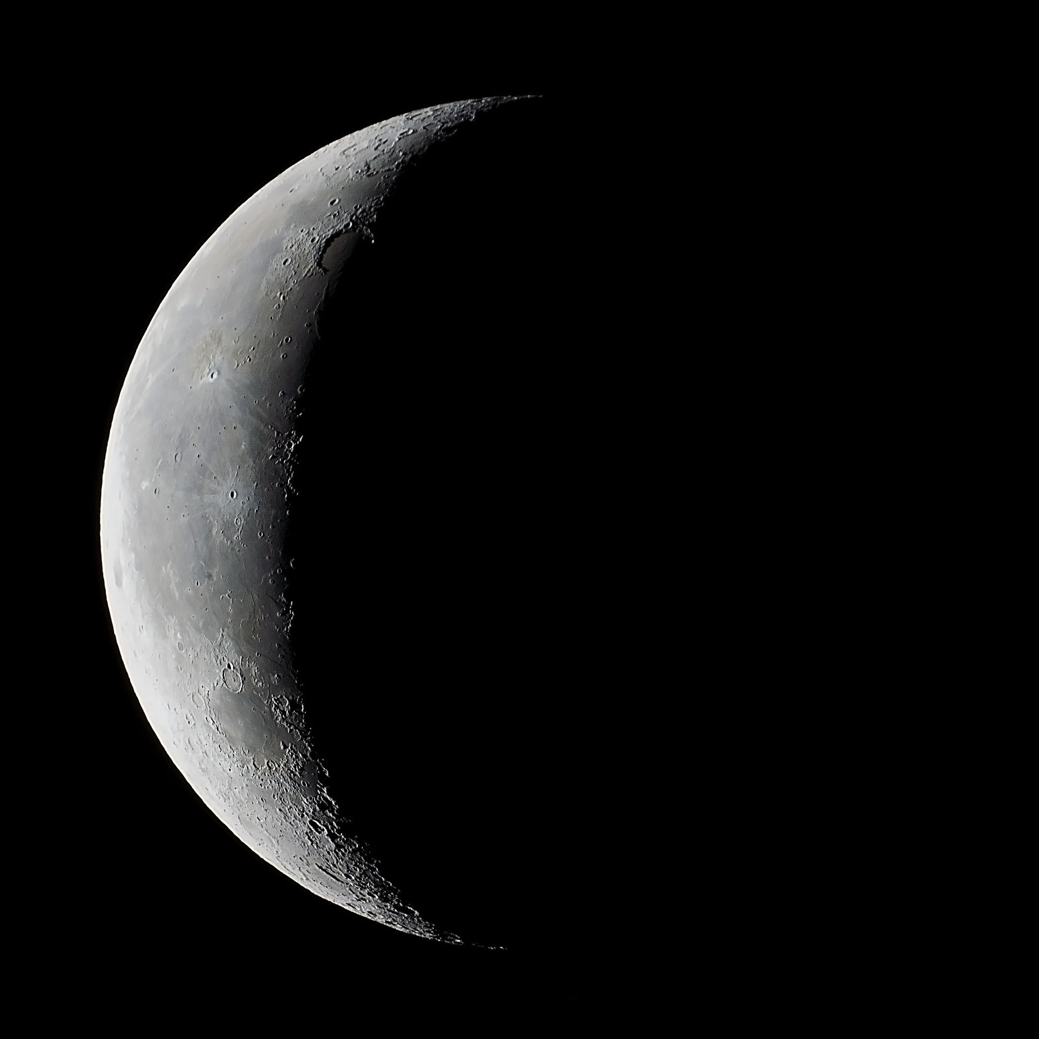 25 Moon Waning Crescent with Earthshine not so bad Astrophotography